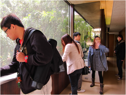 Description: Macintosh HD:Users:ming-chiehma:trips:2011EXCHANGE TO CALPOLY:pic:0424 Neutra:IMG_4157.JPG